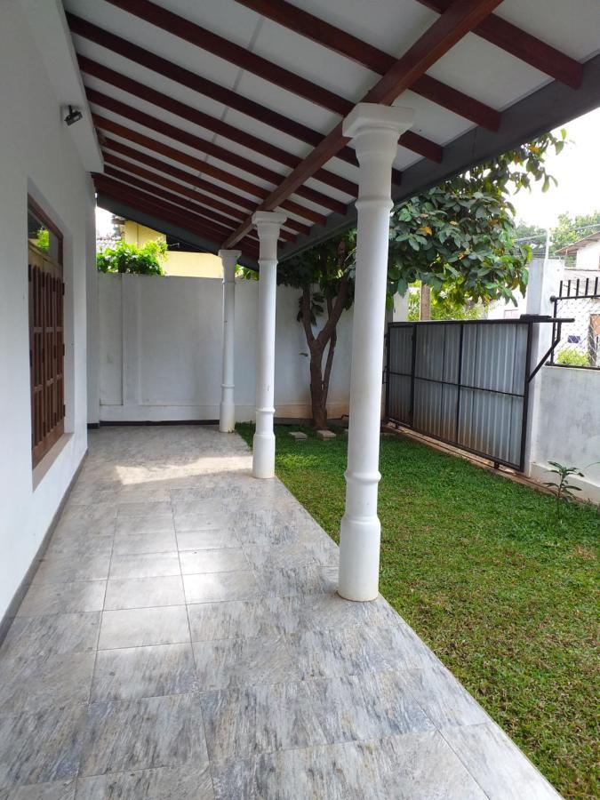 Apartamento Mangohut Joy Anuradhapura Exterior foto